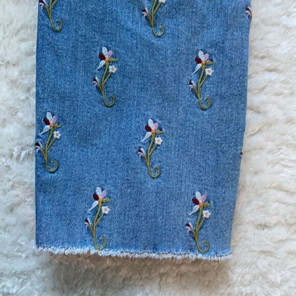 Pilcro And The Letterpress Size 25 Straight Leg Cropped Jeans Flowers On Bottom - Picture 6 of 10